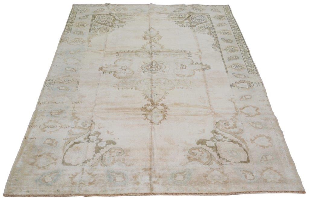 Vintage Turkish Oushak