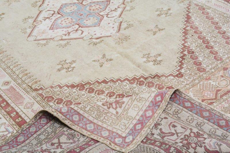 Vintage Turkish Oushak